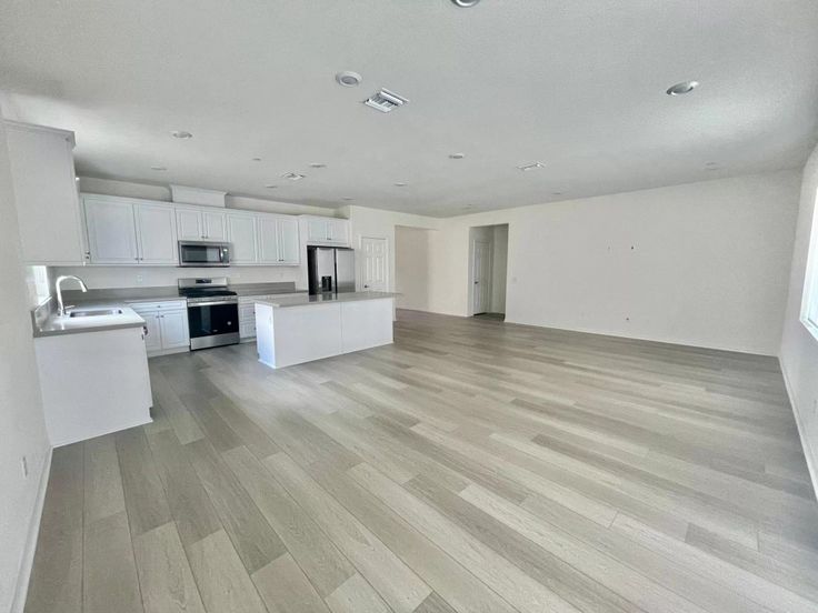 Move-In/Out